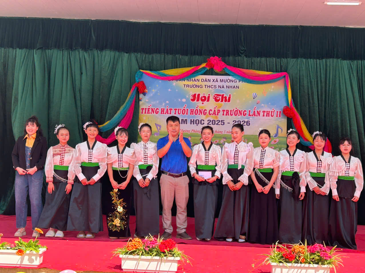 Giải nhất tiết mục múa 8a2