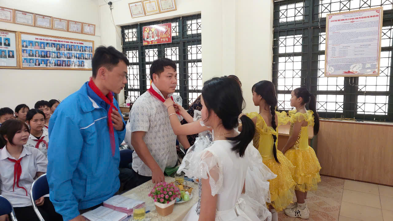 LIÊN ĐỘI TRƯỜNG THCS XÃ NÀ NHẠN TỔ CHỨC ĐẠI HỘI CHÁU NGOAN BÁC HỒ NĂM HỌC 2024 – 2025