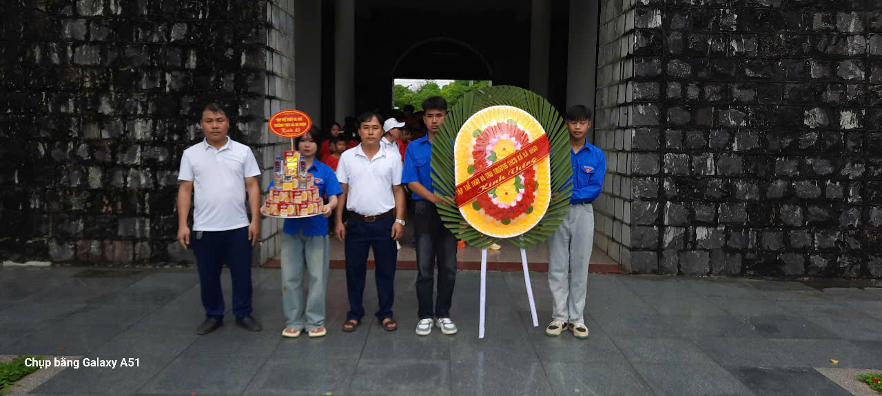 HOẠT ĐỘNG TRẢI NGHIỆM KỶ NIỆM 135 NGÀY SINH CHỦ TỊCH HỒ CHÍ MINH